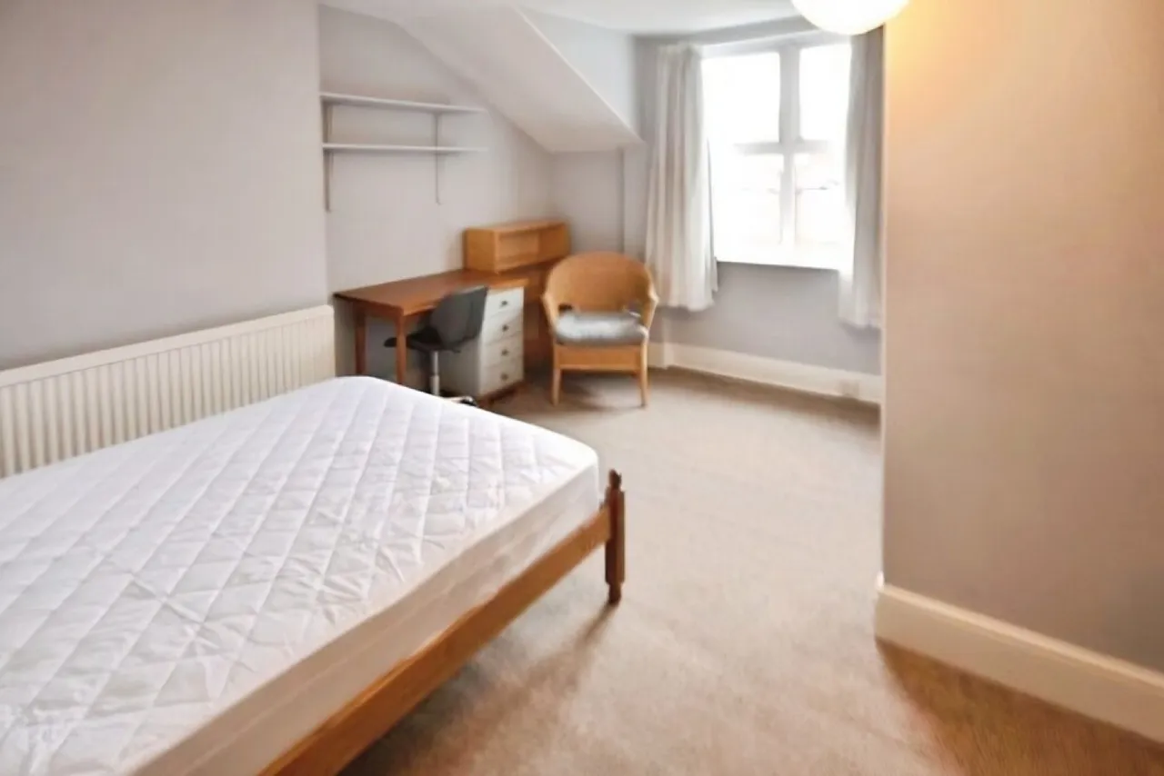 Old Tiverton Road, EX4, photo 6