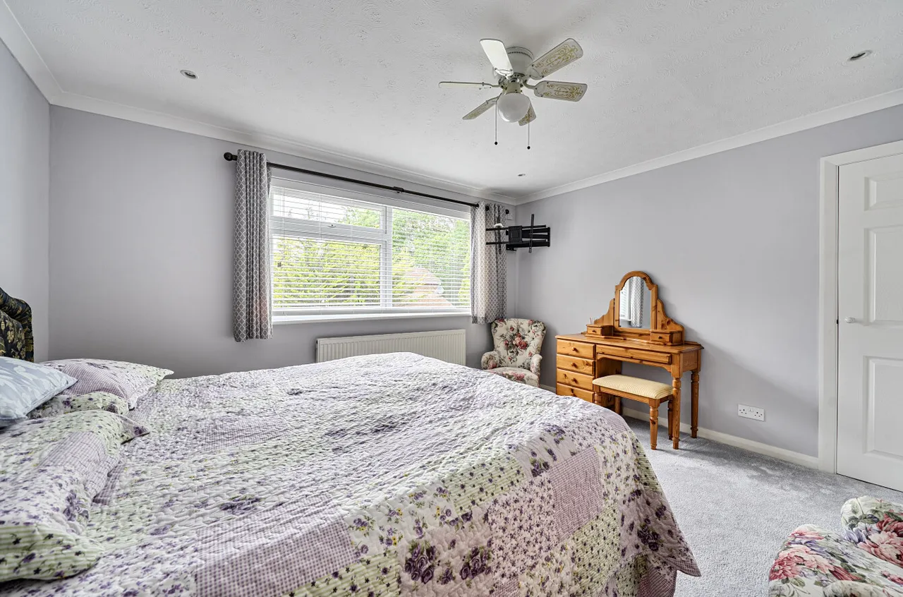 Inglewood Avenue, Camberley, Surrey, GU15 1SL, photo 13
