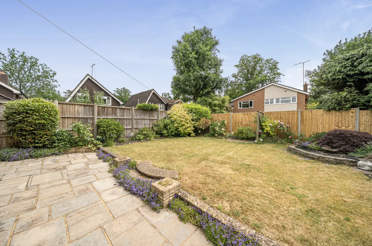 Inglewood Avenue, Camberley, Surrey, GU15 1SL, photo 12