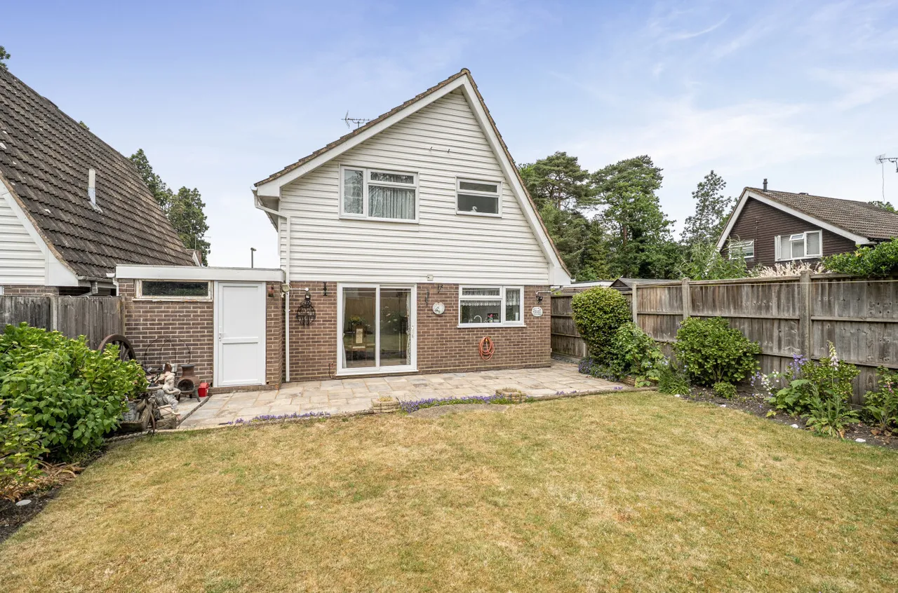 Inglewood Avenue, Camberley, Surrey, GU15 1SL, photo 10