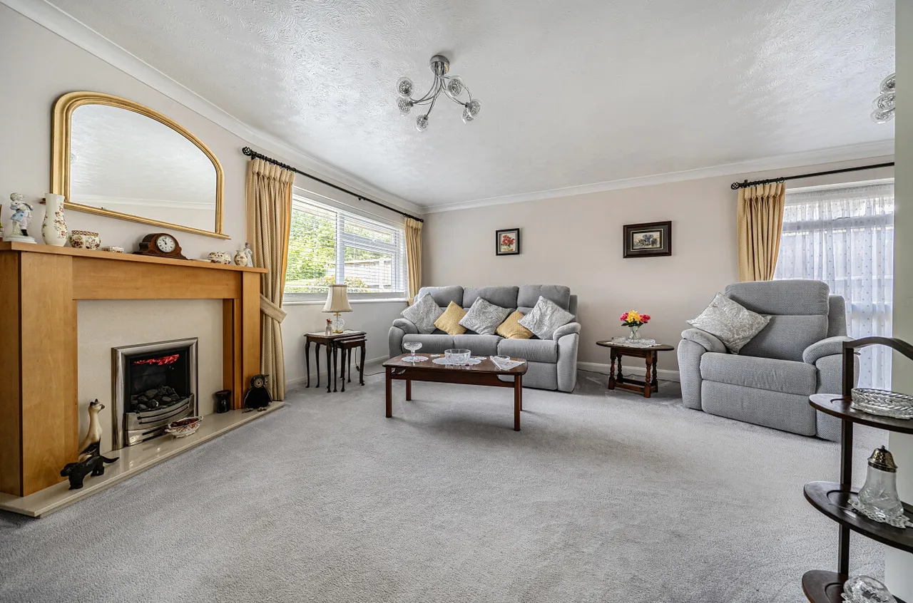 Inglewood Avenue, Camberley, Surrey, GU15 1SL, photo 8