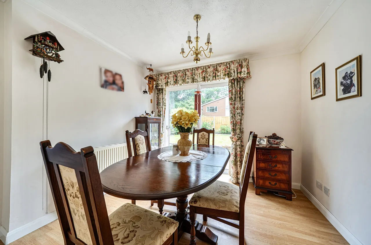 Inglewood Avenue, Camberley, Surrey, GU15 1SL, photo 14