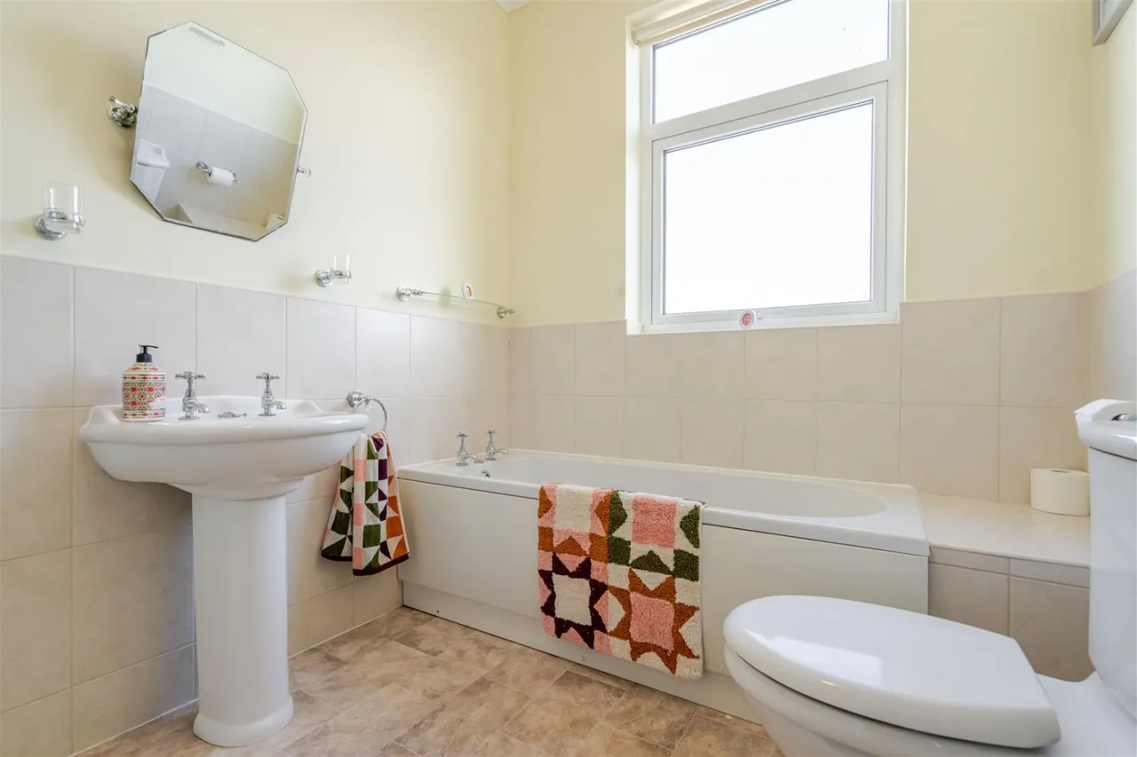 Selwyn Street, Leigh, WN7, photo 14