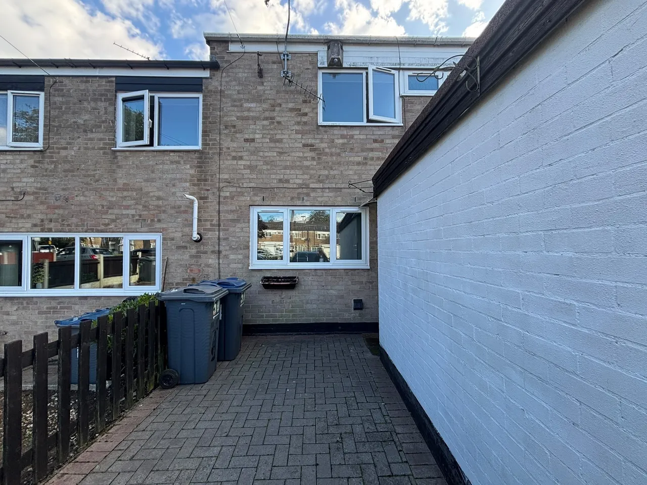 3 bed house to rent — Simcox Gardens, BIRMINGHAM