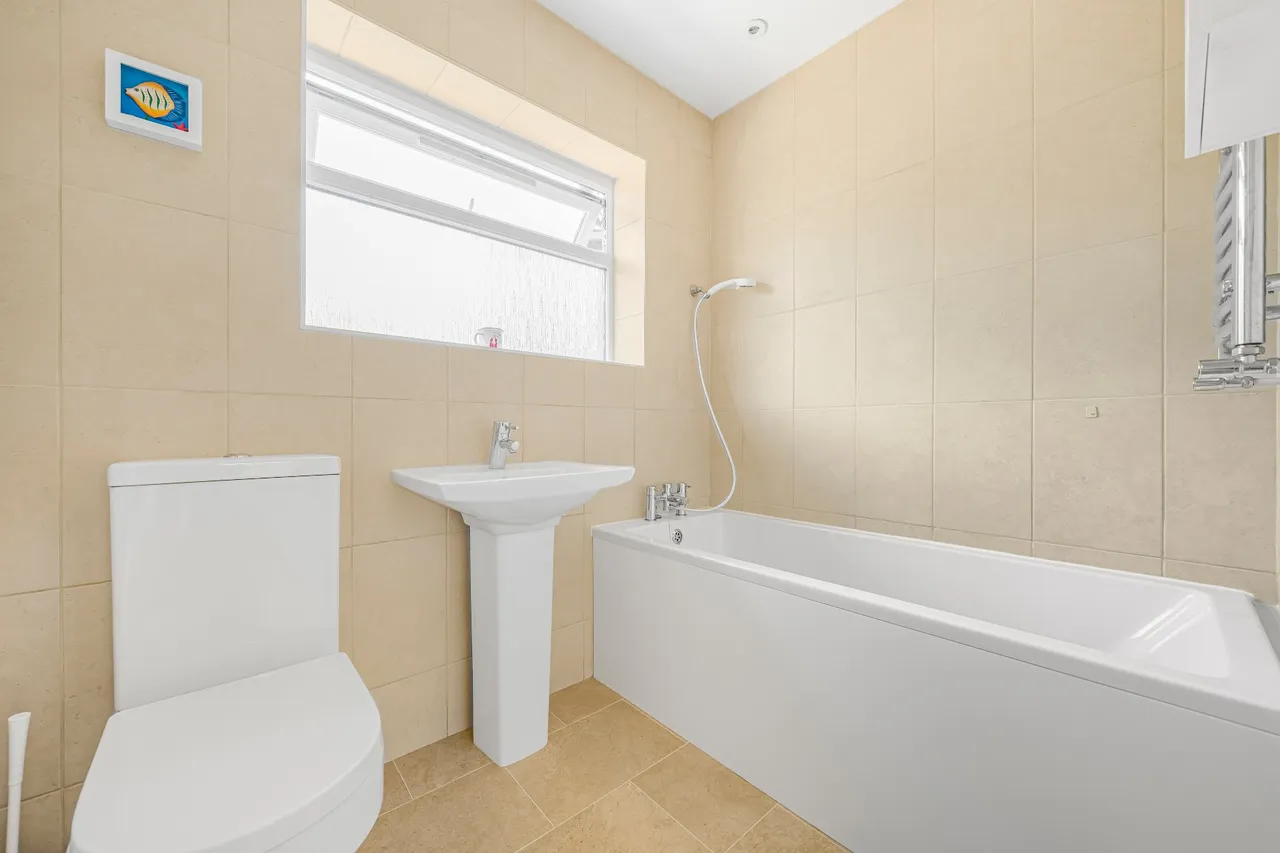 Stewart Avenue, Shepperton, TW17, photo 8