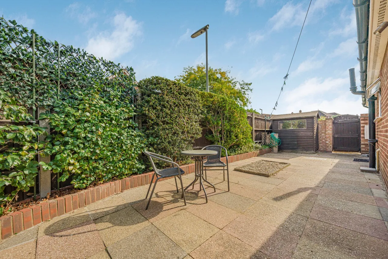 Stewart Avenue, Shepperton, TW17, photo 4
