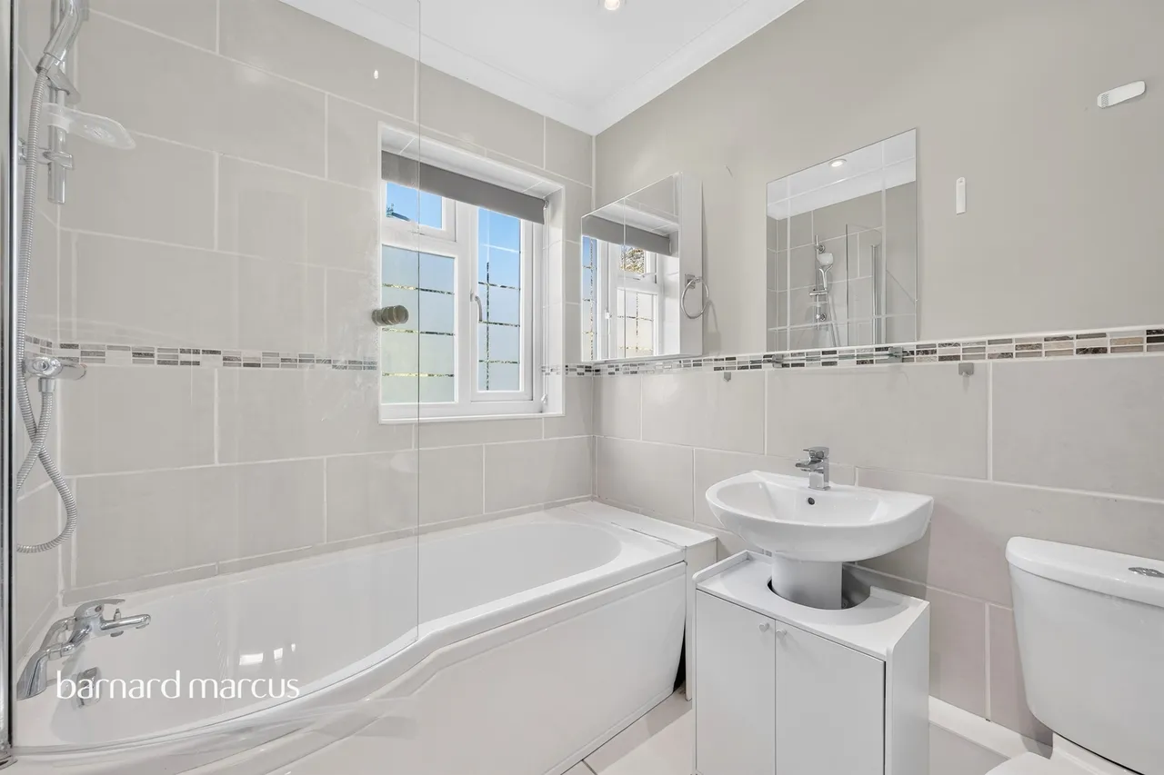 The Greenway, Epsom, KT18, photo 10