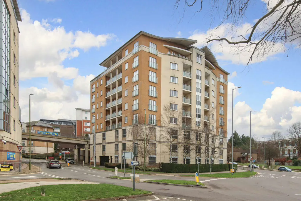 2 bed property for sale — Selden Hill, Hemel Hempstead, Hertfordshire, HP2 4FW