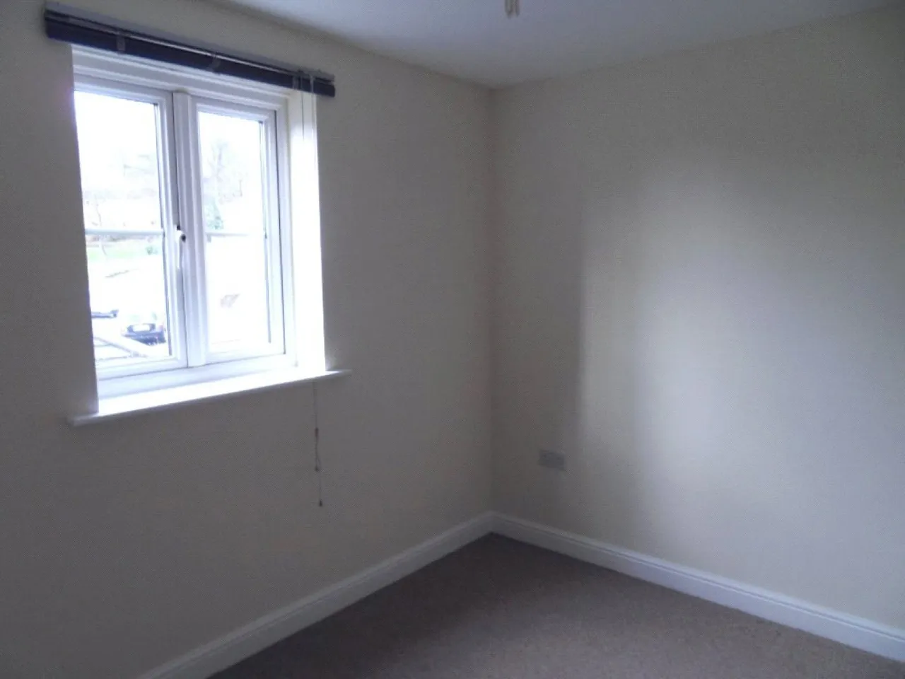 Rotary Close, Dewsbury, WF13, photo 7