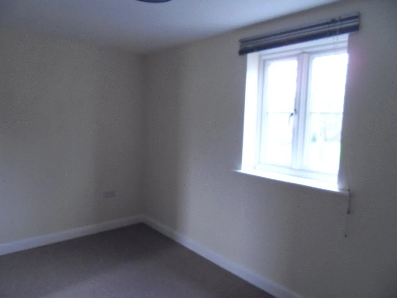 Rotary Close, Dewsbury, WF13, photo 11