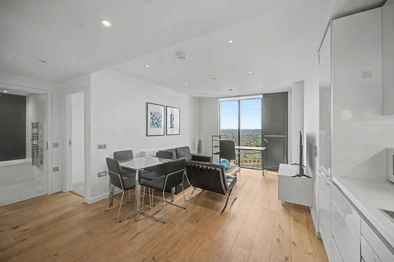 1 bed flat for sale — Apartment 2707, The Strata, London