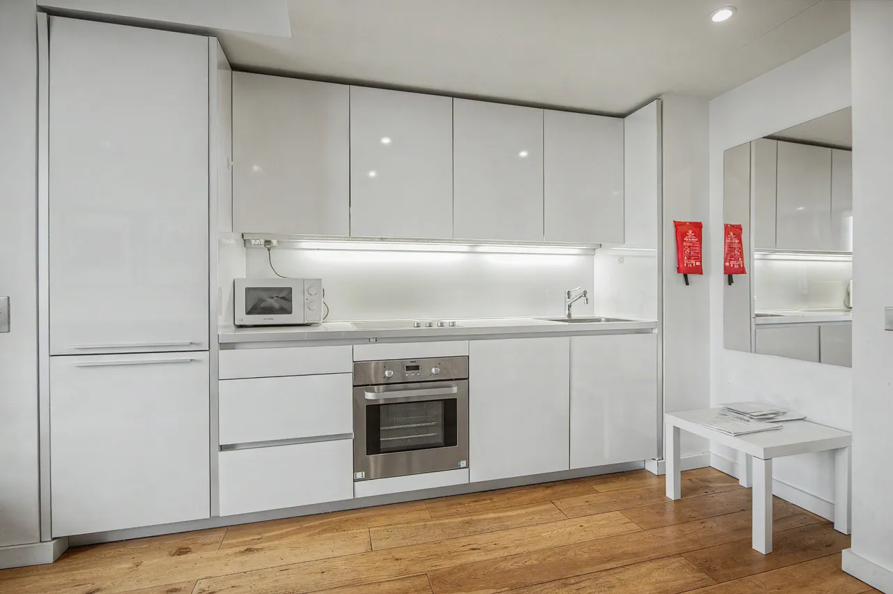 Apartment 2707, The Strata, London, photo 4