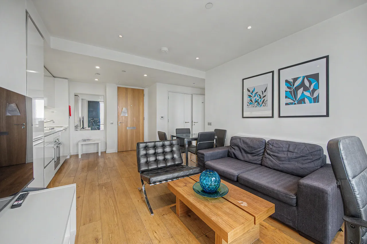 Apartment 2707, The Strata, London, photo 3