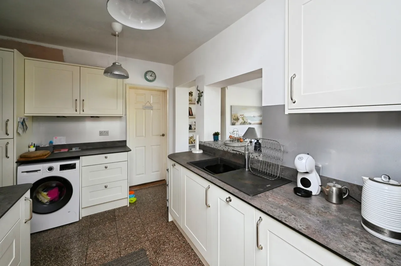 Bourne Avenue, Kirkby-in-Ashfield, Nottingham, Nottinghamshire, NG17, photo 3