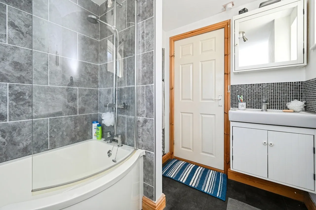 Bourne Avenue, Kirkby-in-Ashfield, Nottingham, Nottinghamshire, NG17, photo 8