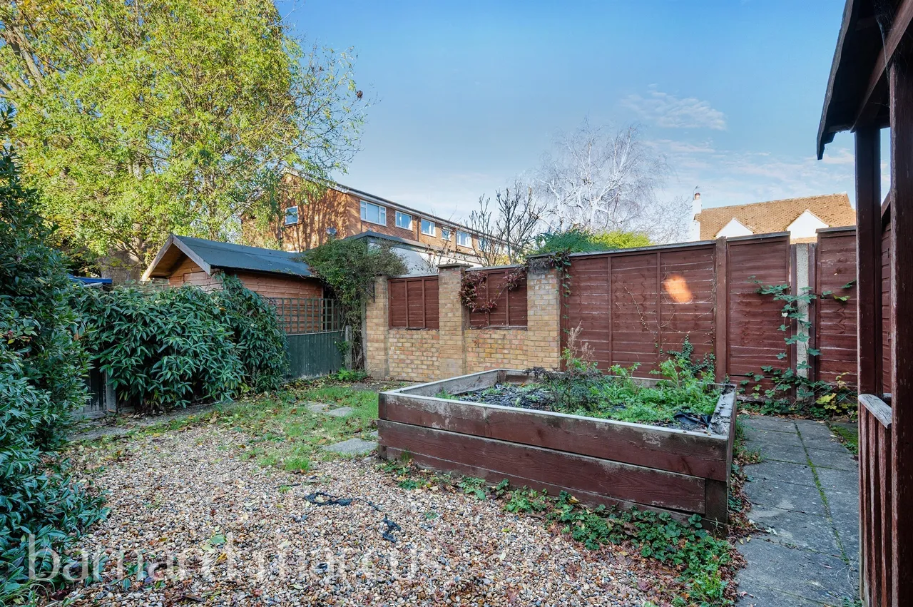 Park Way, Feltham, TW14, photo 12