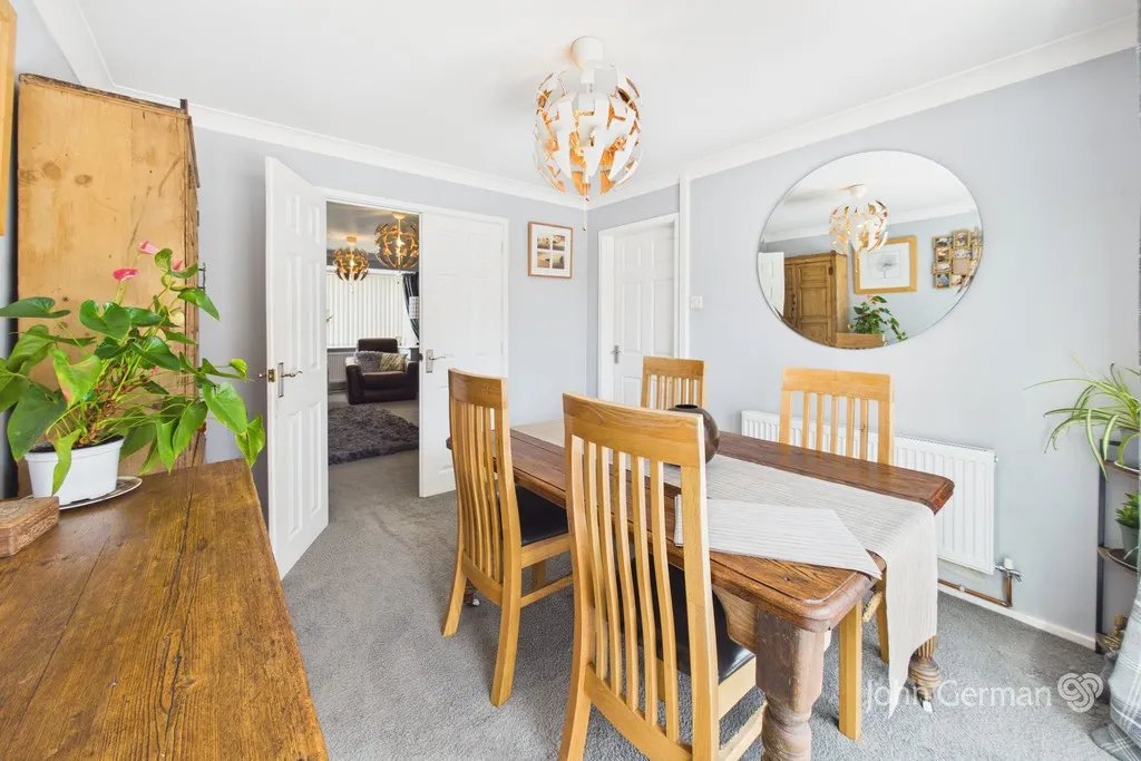 Hazel Close, Uttoxeter, photo 7