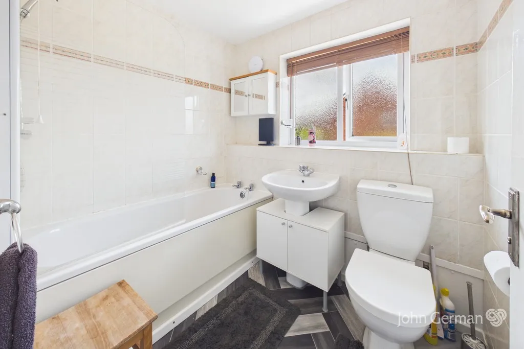 Hazel Close, Uttoxeter, photo 21