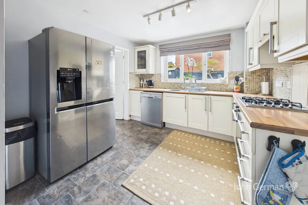 Hazel Close, Uttoxeter, photo 8