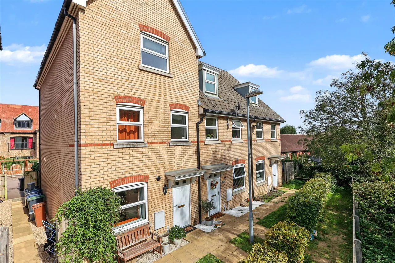 4 bed house for sale, Dobede Way, Soham, CB7