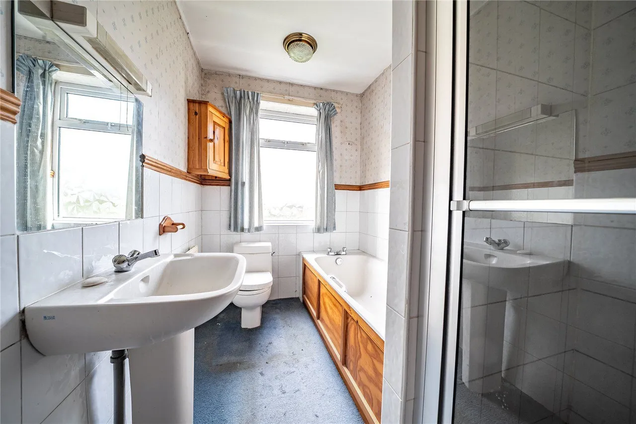 Main Street, Shadwell, LS17, photo 7