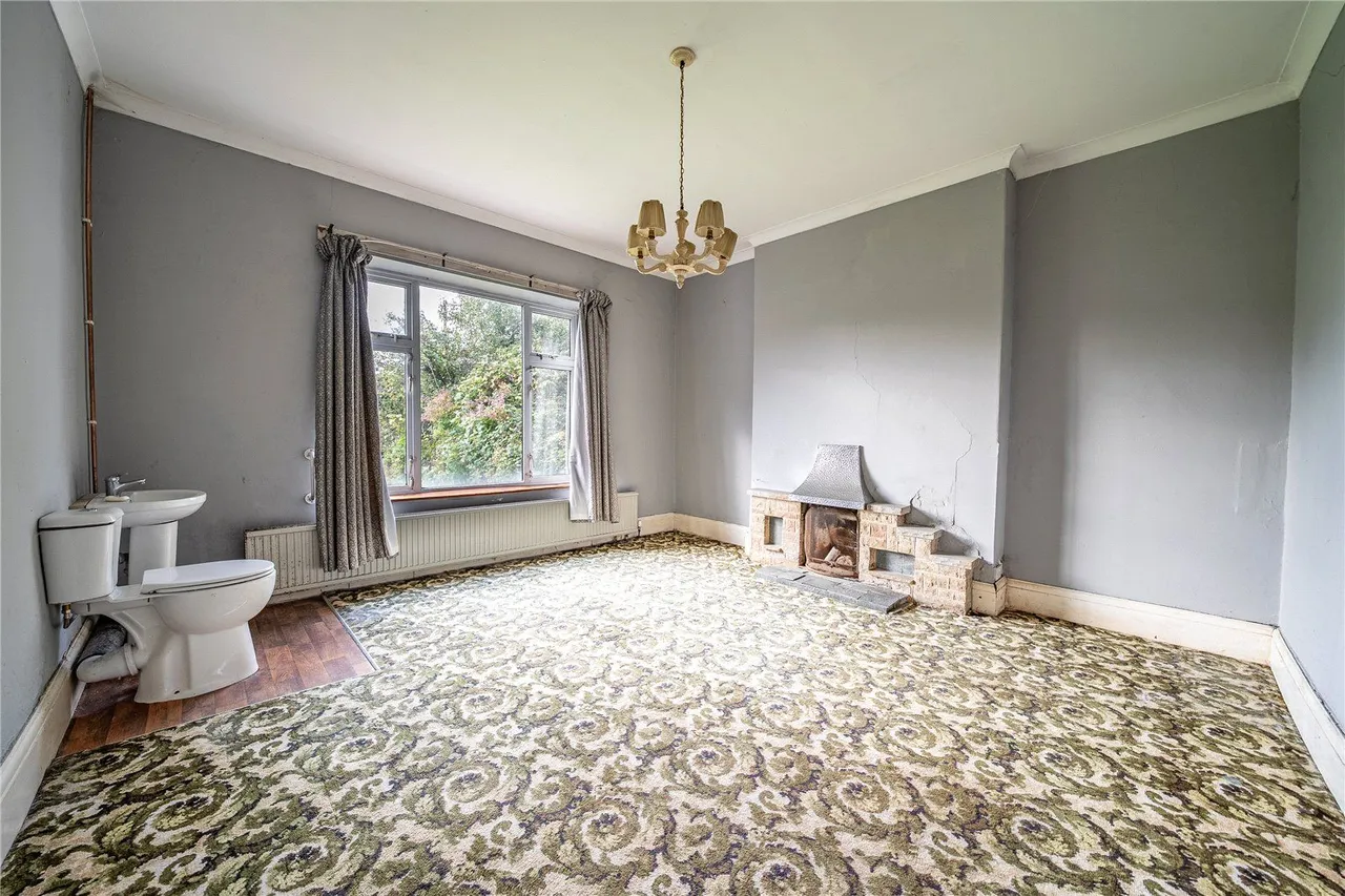 Main Street, Shadwell, LS17, photo 5