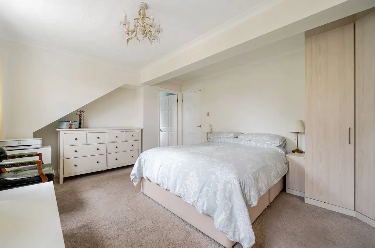 Wellington Road, Sandhurst, Berkshire, GU47 9AN, photo 15