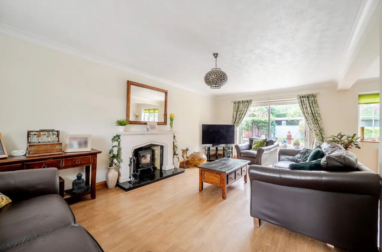 Wellington Road, Sandhurst, Berkshire, GU47 9AN, photo 4