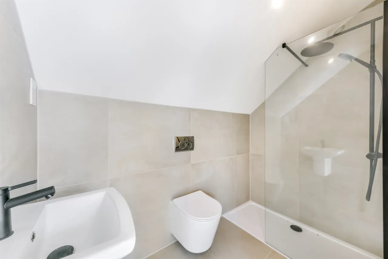 Hidden Villas, Bedfont Lane, Feltham, photo 8