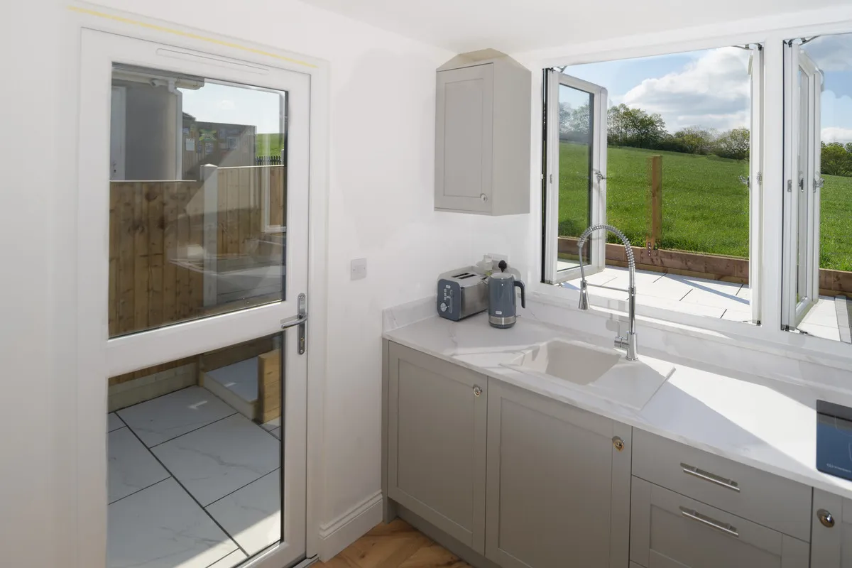 Sunset Drive, Romford, Havering-atte-bower, RM4 1QL, photo 14