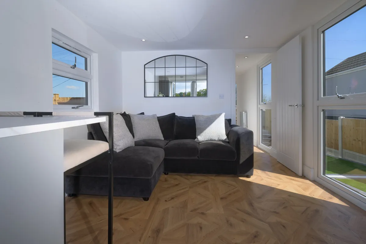 Sunset Drive, Romford, Havering-atte-bower, RM4 1QL, photo 4