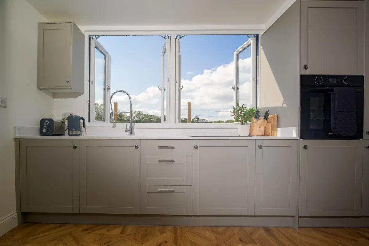 Sunset Drive, Romford, Havering-atte-bower, RM4 1QL, photo 12