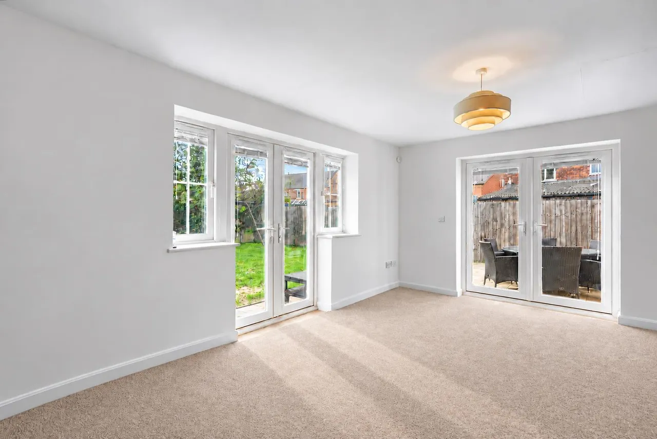 Pennyfields Boulevard, Long Eaton, NG10, photo 7