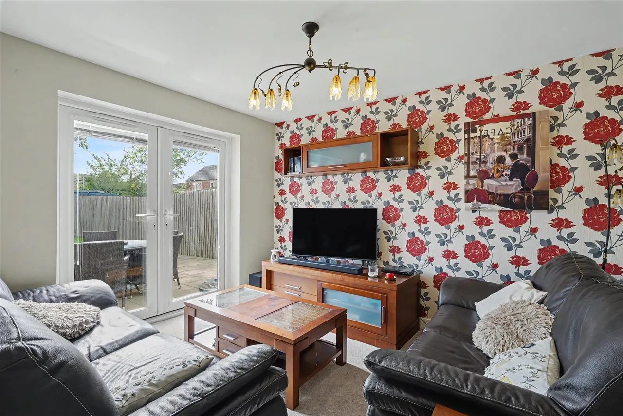 Pennyfields Boulevard, Long Eaton, NG10, photo 2