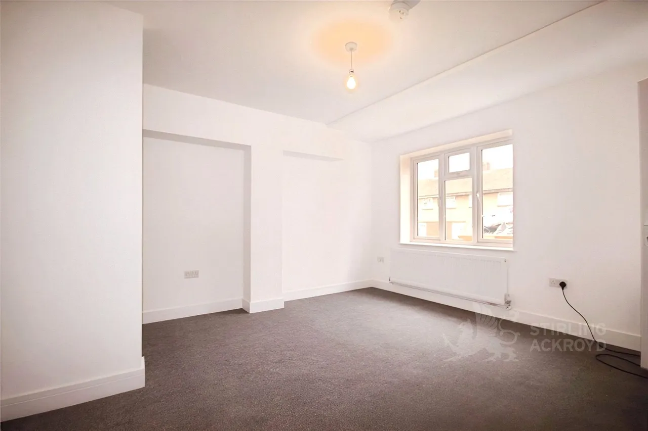 Applegarth Avenue, Guildford, GU2, photo 4