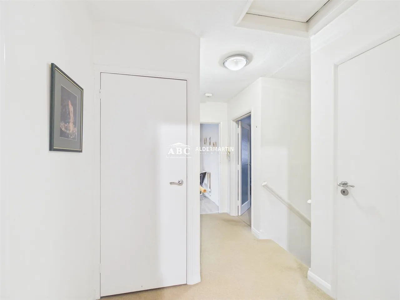Edgwarebury Lane, Edgware, photo 13