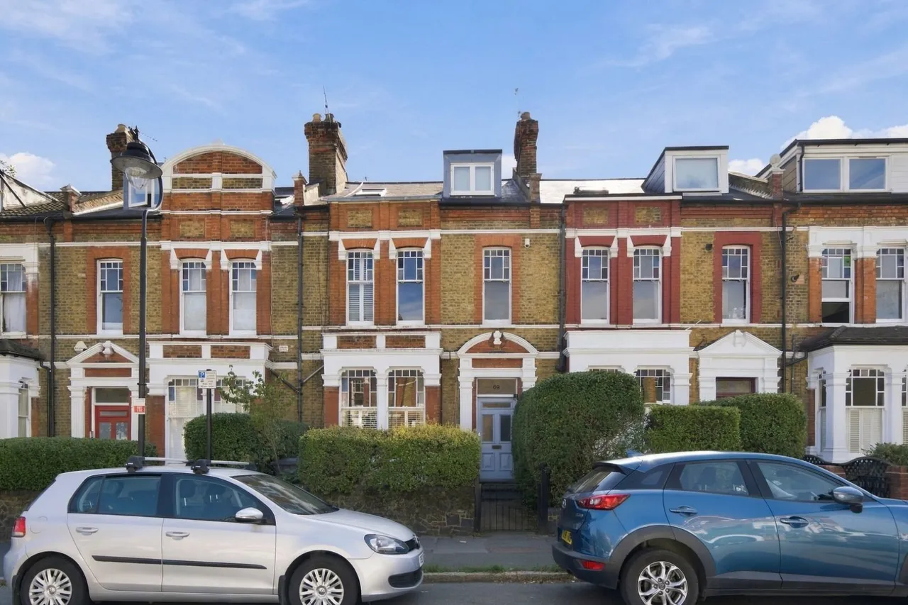 2 bed flat for sale, Weston Park, London, N8