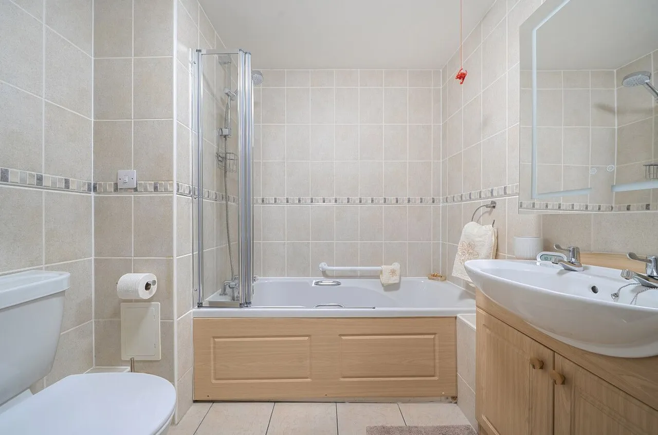 Somerton Road, Street, BA16, photo 17