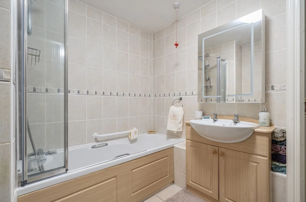 Somerton Road, Street, BA16, photo 15
