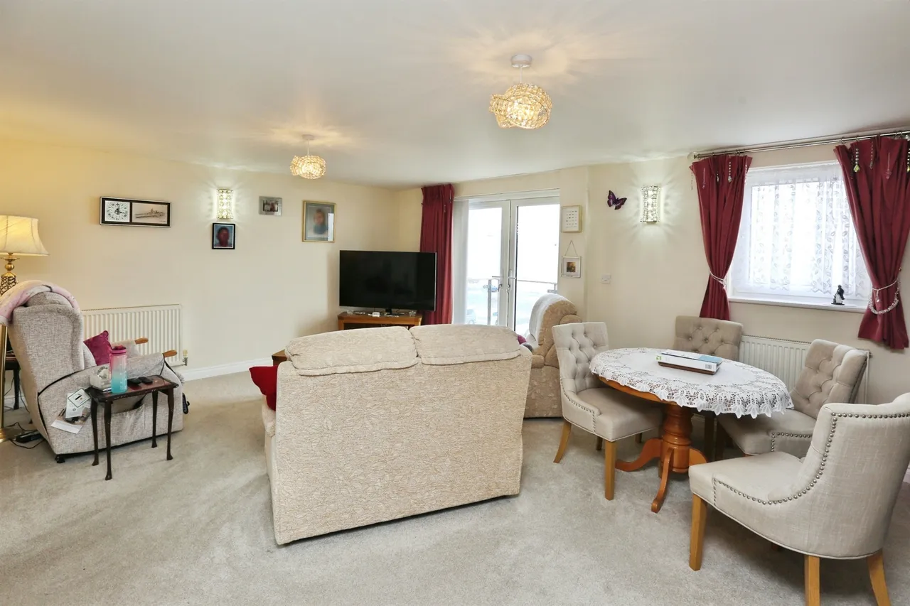 Beach Road, Lee-On-The-Solent, photo 4