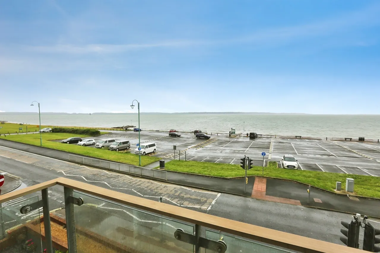 Beach Road, Lee-On-The-Solent, photo 3