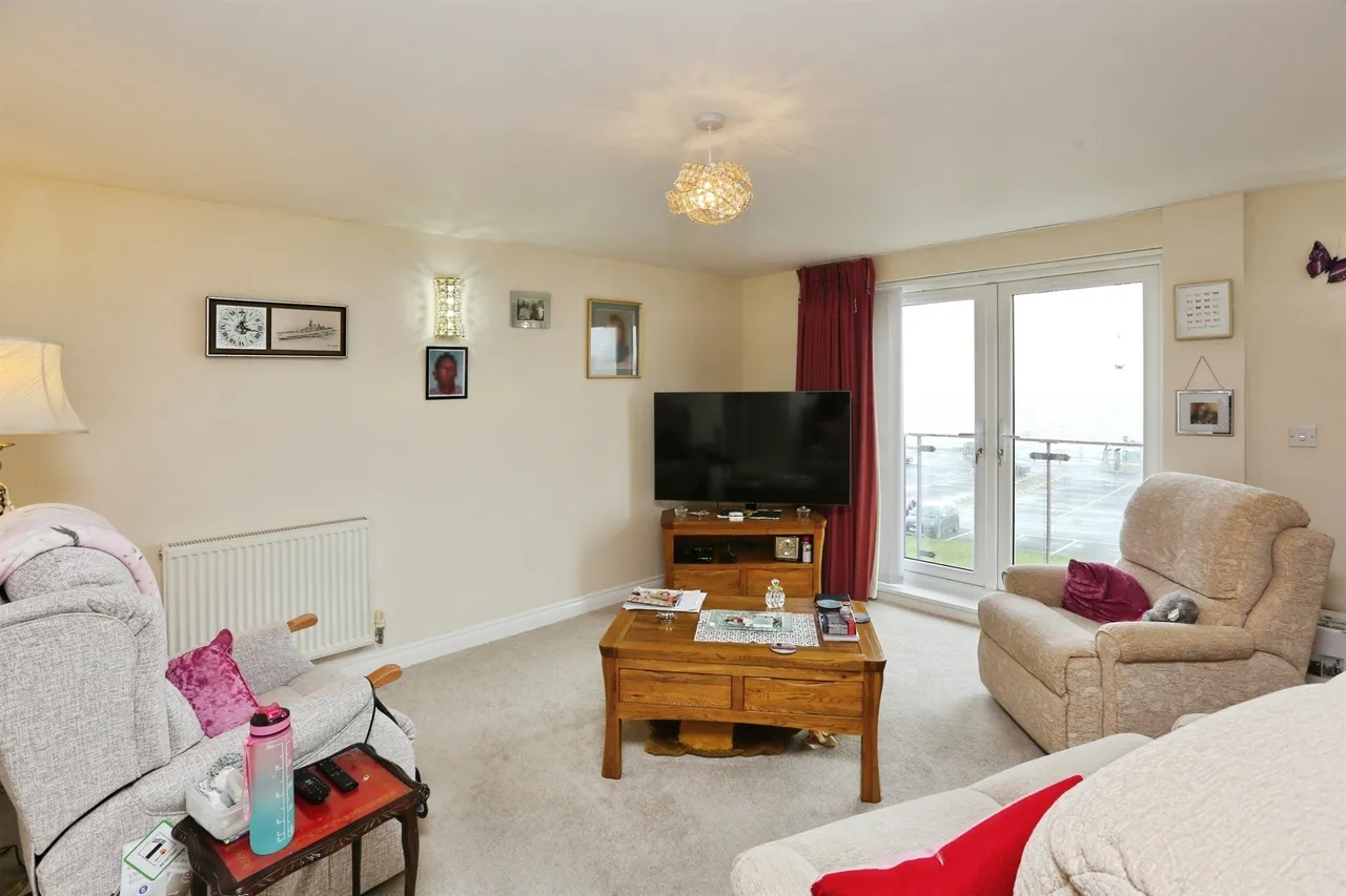 Beach Road, Lee-On-The-Solent, photo 12