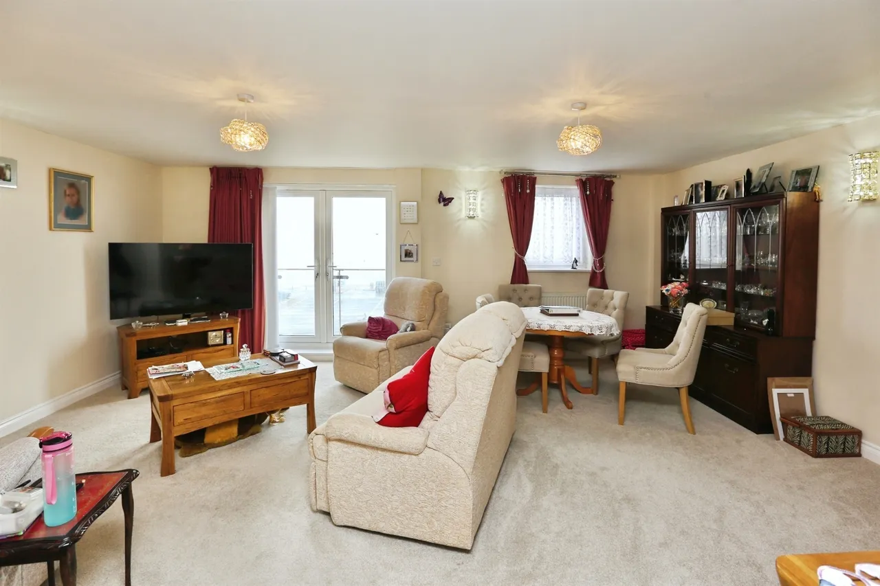 Beach Road, Lee-On-The-Solent, photo 11