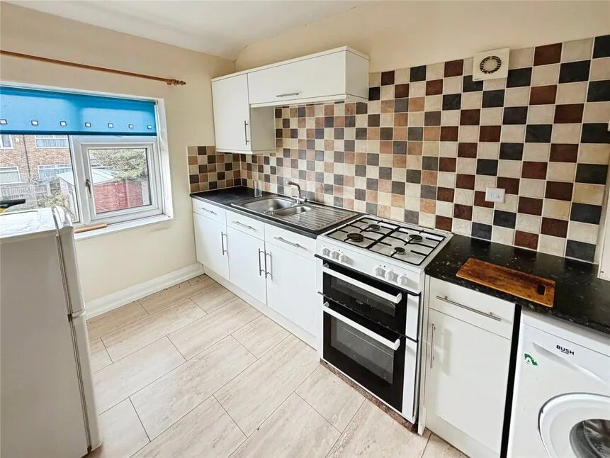 Clovelly Road, Edenthorpe, South Yorkshire, DN3, photo 6