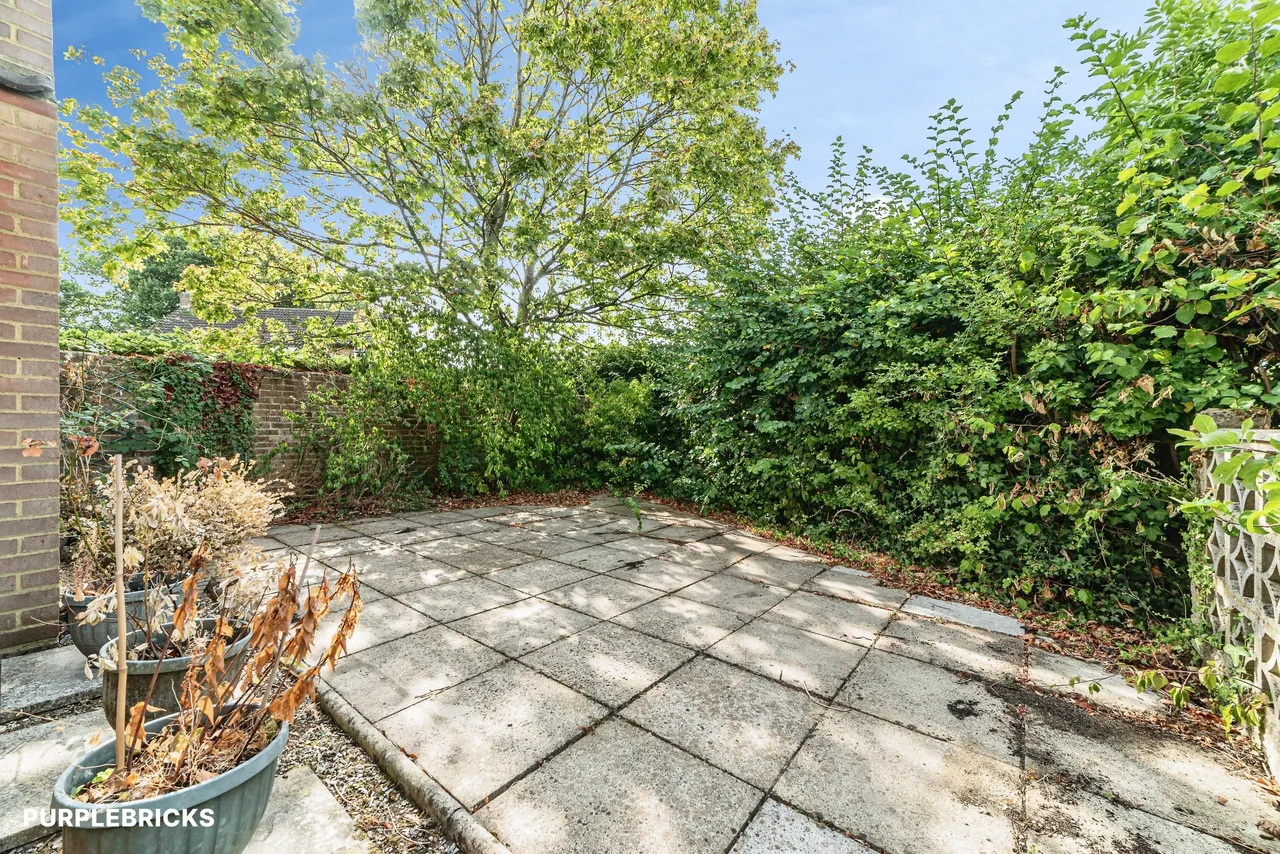 Wallins Copse, Basingstoke, RG24, photo 6