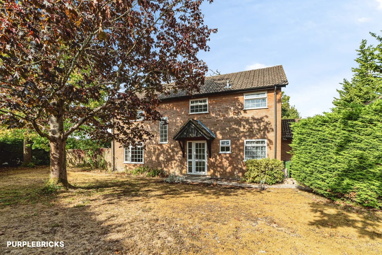 4 bed house for sale, Wallins Copse, Basingstoke, RG24