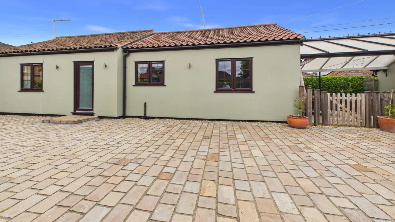 Bedehouse Bank, Bourne, PE10, photo 55