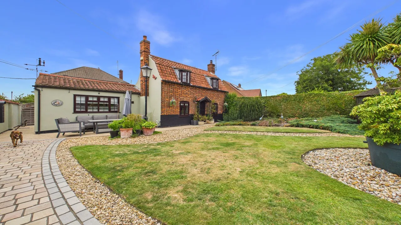 Bedehouse Bank, Bourne, PE10, photo 60