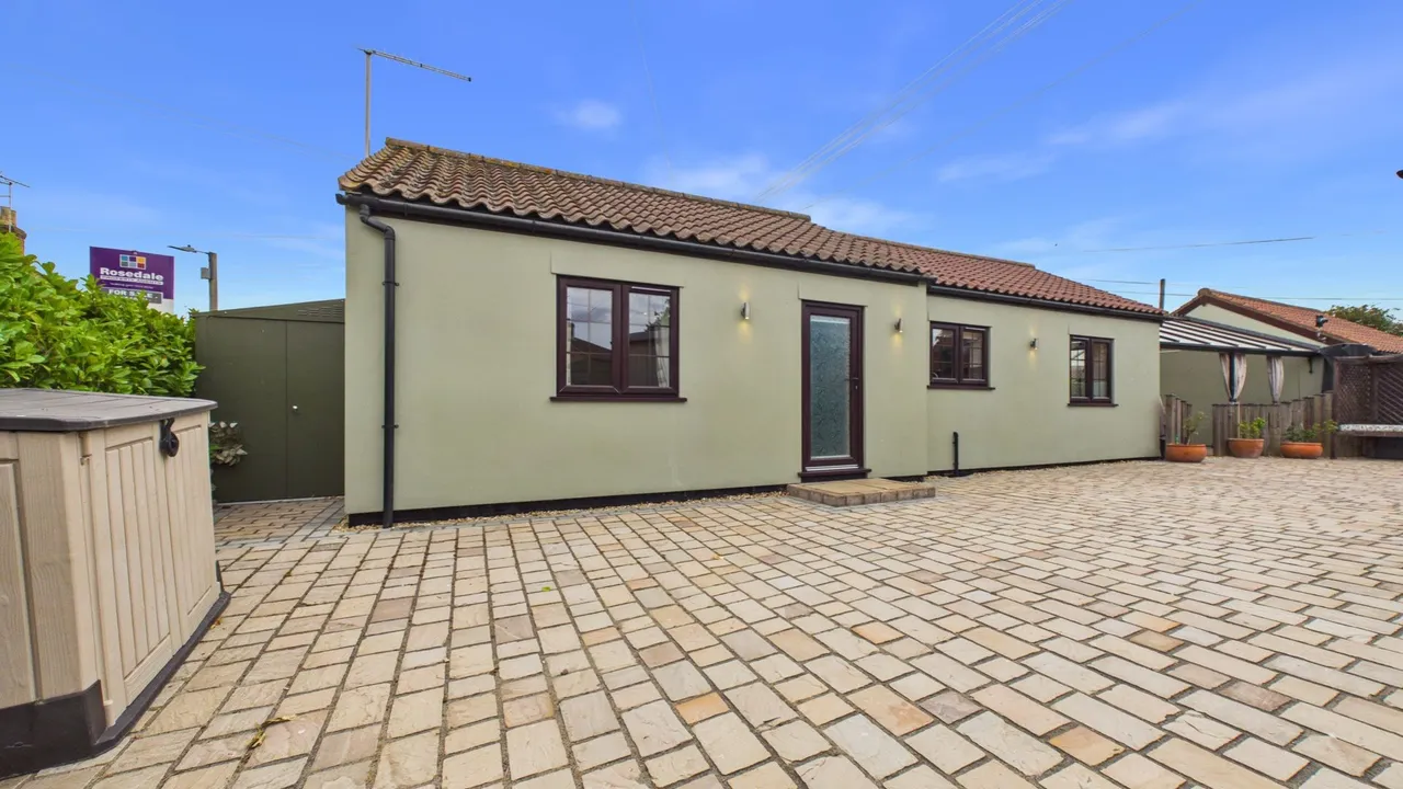 Bedehouse Bank, Bourne, PE10, photo 59