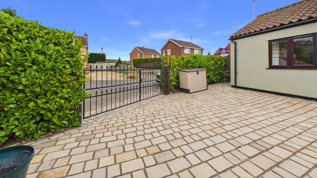 Bedehouse Bank, Bourne, PE10, photo 58
